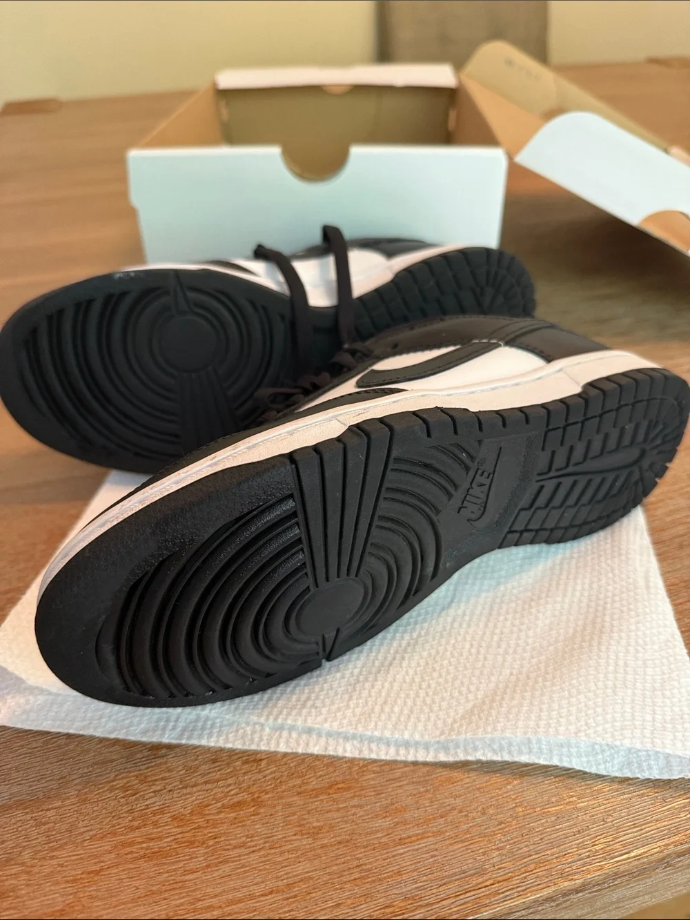 Nike Black and White Low-Top Sneakers with Lace-Up Fit